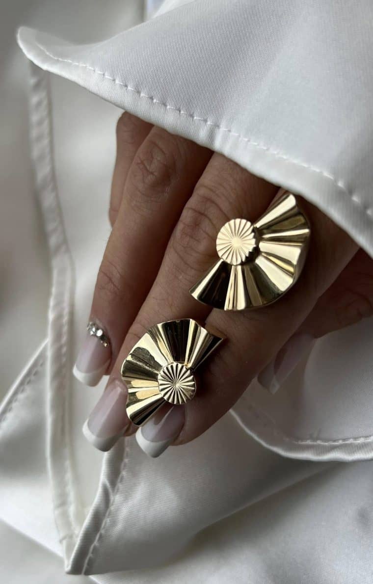 💎 Gina’s Gold & Diamond – Eleganță în Fiecare Detaliu 💎