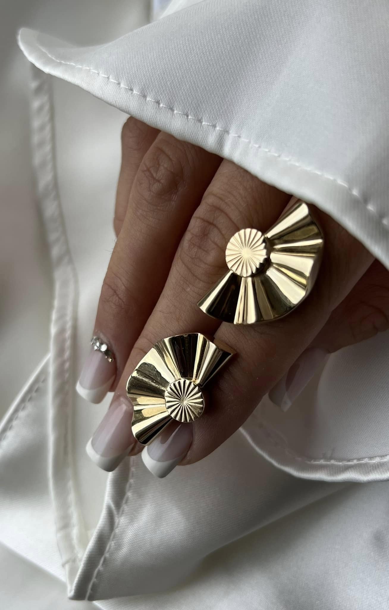 💎 Gina’s Gold & Diamond – Eleganță în Fiecare Detaliu 💎