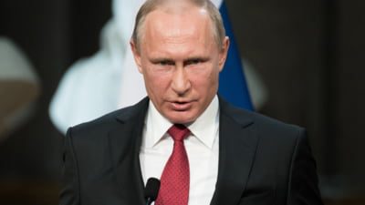 Vladimir Putin semnează un decretul prin care reintroduce termenul „poporul sovietic”, în care sunt aduse acuzații inclusiv României