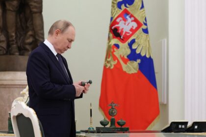 Cum a reușit Putin să-și controleze oligarhii folosindu-se de sancțiunile occidentale: mai bogați, dar mai supuși