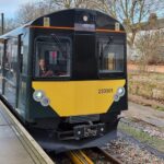 Record mondial în transportul feroviar european: primul tren de pasageri exclusiv pe baterii parcurge 323 de km cu o singură încărcare