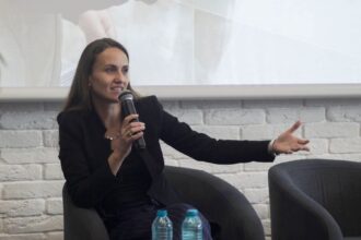 Țoiu, vizită de lucru la Londra. Întâlniri cu omologul britanic şi diaspora. Prelegeri la Oxford şi Chatham House