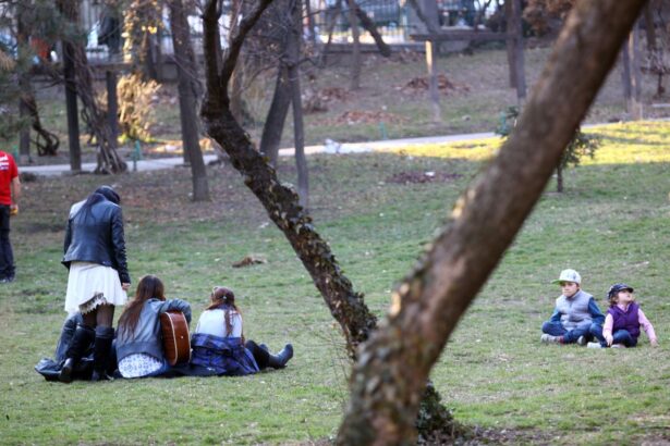 Vremea în următoarele două săptămâni în România. Maxime peste medie, urmate de o răcire bruscă și ploi