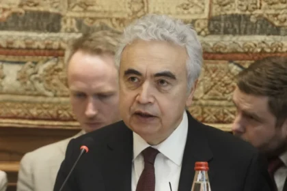 Șeful AIE avertizează: Europa mai are rezerve de kerosen doar pentru 6 săptămâni