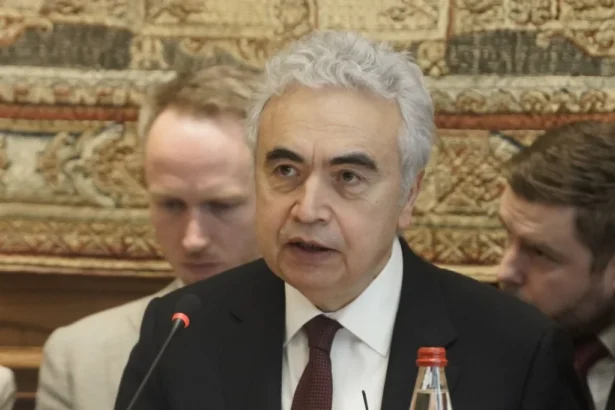 Șeful AIE avertizează: Europa mai are rezerve de kerosen doar pentru 6 săptămâni