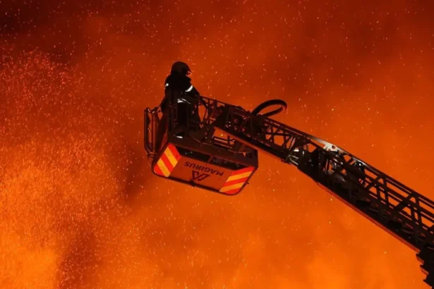 Ziua 1514 Bloc lovit de dronă (Video). O tânără l-a criticat deschis pe Putin. Rușii plănuiesc 7 atacuri aeriene de proporții pe lună. Armata ucraineană: Îi distrugem