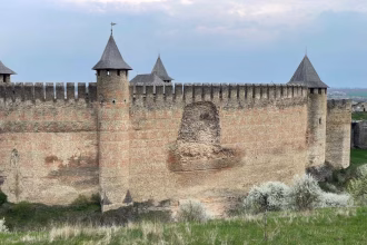 Explicațiile penibile ale ucrainienilor privind prăbușirea zidului Cetății Hotin a lui Ștefan cel Mare: Era vizibil de mult timp
