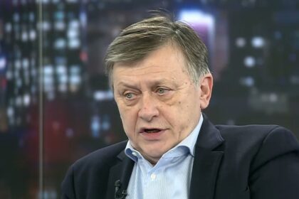 Surse: în PNL se negociază susținerea chiulangiului Crin Antonescu ca premier și președinte al partidului într-un congres pentru debarcarea lui Bolojan