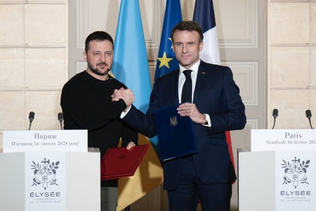 Macron, Merz şi Starmer se vor întâlni cu Zelenski duminică, la Londra