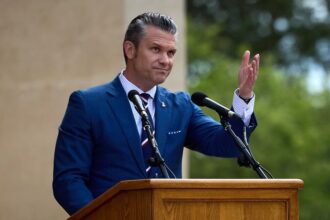 Șeful Pentagonului avertizează că Europa este „invadată de ideologii periculoase” într-un discurs susținut la comemorarea Debarcării din Normandia
