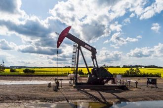 Prețul petrolului Brent a ajuns la cel mai scăzut nivel de la începerea războiului din Iran