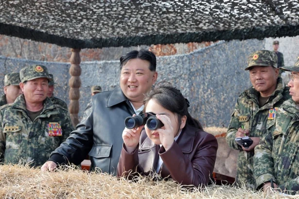Kim Jong-un anunță arme ofensive cu rază lungă de acțiune