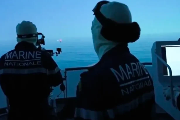VIDEO Franța nu vrea să aibă soarta Rusiei în Marea Neagră. Trag cu mitraliere în drone
