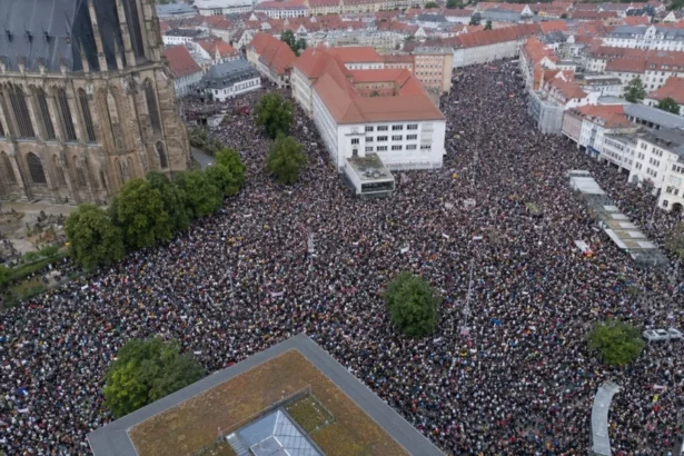 Manifestație împotriva congresului extremiștilor din Germania: Orașul Erfurt e blocat, AfD așteaptă un „război civil” (Foto & Video)