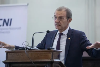 Evreul Maximilian Katz îl critică dur pe academicianu Ioan Aurel Pop, care ”a îndrăznit” să explice cum ar trebui să se aplice legea Vexler în România!
