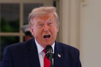 Trump anunță reluarea războiului în Iran, reinstaurarea blocadei porturilor și taxă de protecție de 20% pentru nave în Ormuz