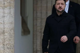 Într-un moment critic al războiului, Zelenski a luat decizia de a-l schimba din funcție pe ministrul Apărării: Decizia a provocat un șoc la Kiev