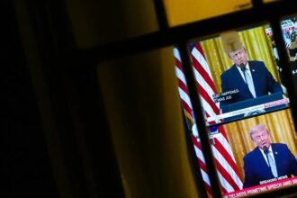 VIDEO Donald Trump, în război cu marile televiziuni din SUA: Au refuzat să-i transmită discursul, iar președintele solicită să-și piardă licența de transmisie