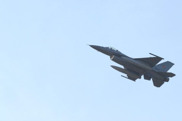 Premieră istorică în războiul din Ucraina. Un F-16 ucrainean a doborât un avion de vânătoare rusesc