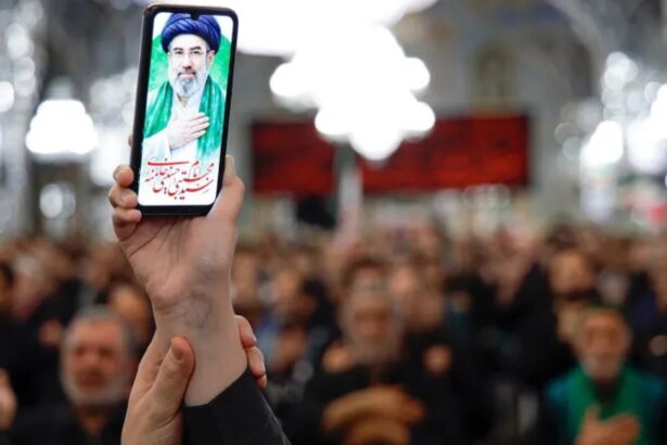 Ayatollajul Mojtaba Khamenei începe să ”scoată capul de la cutie”: A luat o decizie extrem de importantă, în contextul războiului din Iran