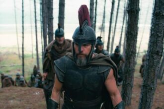 Christopher Nolan a înlocuit testul patului din măslin cu această broșă a Atenei în Odiseea