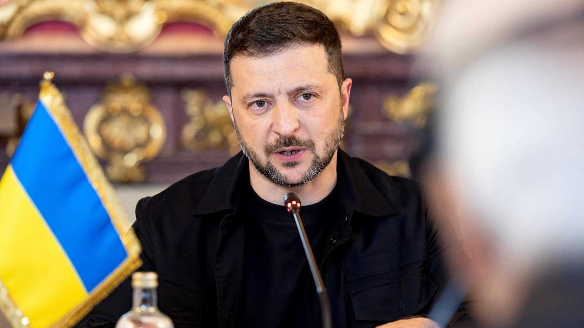 Ministrul demis al apărării din Ucraina cere organizarea de alegeri în timp de război