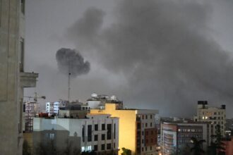 5 moduri în care economia Iranului se prăbușește sub presiunea lui Trump