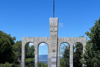 Regimul neo-bolșevic din Spania dorește demolarea Monumentului Românilor de la Majadahonda, închinat mucenicilor anti-comuniști, Ionel Moța și Vasile Marin