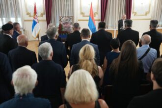 Sute de oameni, inclusiv oficiali și generali, la comemorarea „Măcelarului din Balcani” la Belgrad