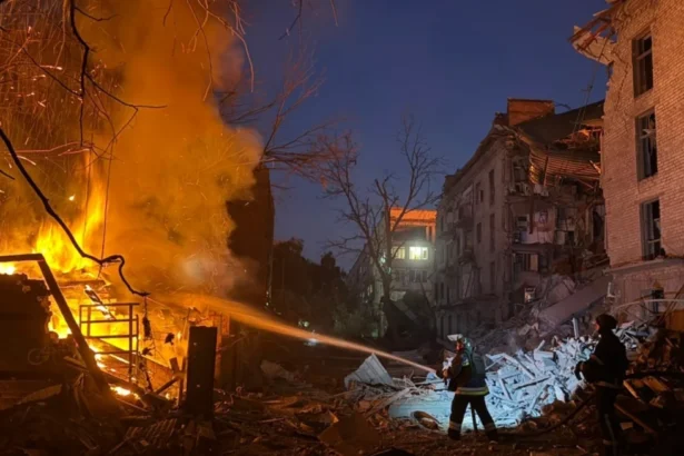Ziua 1656 Witkoff și Kushner au ajuns la Kiev. Peste 100 de drone deasupra Ucrainei, atac la o rafinărie de petrol din Rusia (Video)