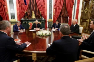 Cum s-a încheiat întâlnirea dintre trimișii lui Trump și Vladimir Putin. Un consilier al Kremlinului oferă detalii