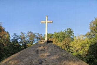 Războiul pentru anularea culturii române continuă