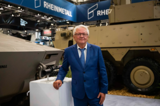 Viitorul războiului: Rheinmetall dezvoltă roboți umanoizi militari. Avertismentul șefului companiei: „Roboții vor veni!