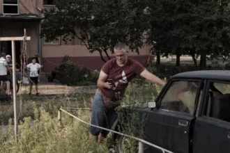 Viața în orașul în care un copil de șase ani recunoaște imediat dronele FPV, Shahed-urile și bombele: Fuga nu e opțiune pentru toată lumea