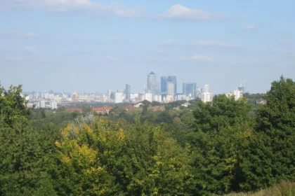 Panorama Canary Wharf din Londra – joburi bine plătite în UK