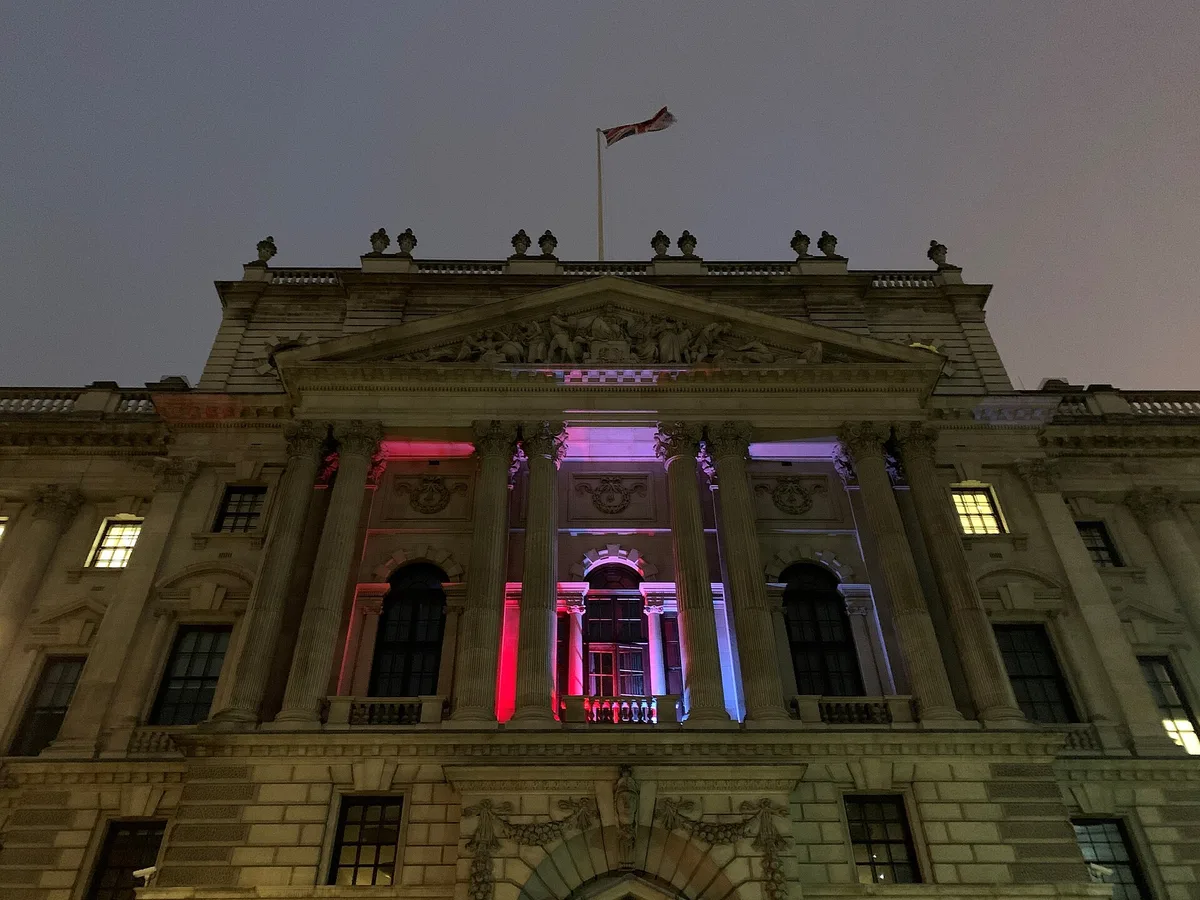 Clădirea HM Revenue and Customs din Londra