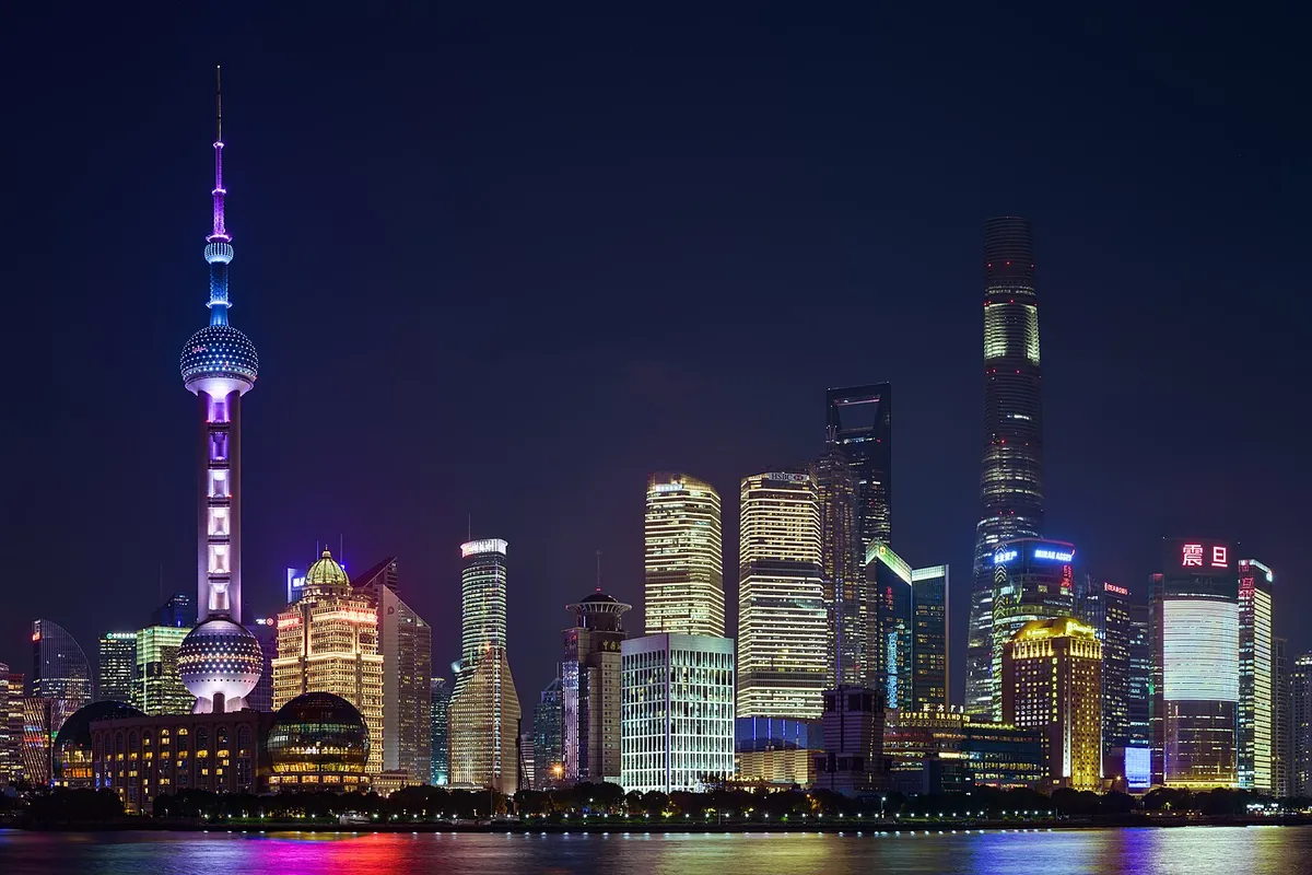 Cartierul Pudong din Shanghai, noaptea