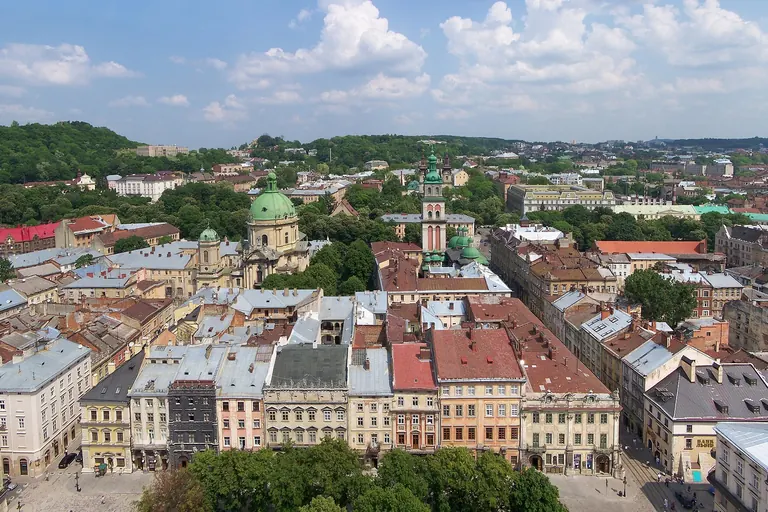 Panorama centrului vechi din Liov, Ucraina