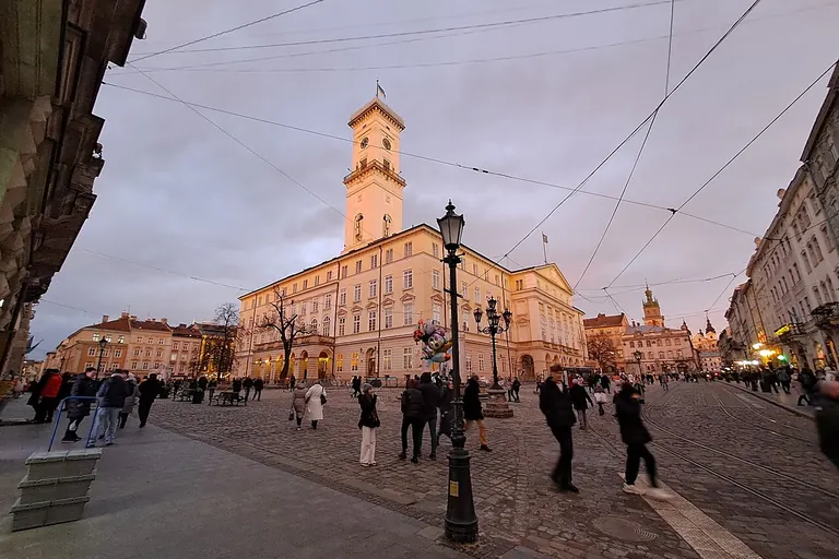 Primăria din Liov, seara